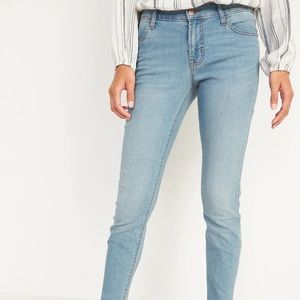 Old Navy Mid Rise Super Skinny Jeans size 6